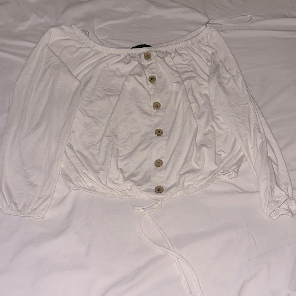 Off the shoulder long sleeve cropped shirt Size Small